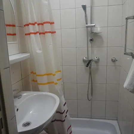 üzletház Panzió Ajka