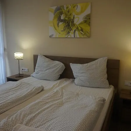 Hotel üzletház Panzió 2*