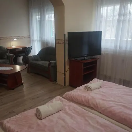üzletház Panzió Hotel Ajka