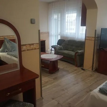 Hotel üzletház Panzió Ajka