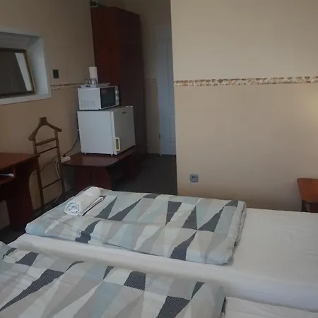 üzletház Panzió Ajka