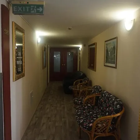 üzletház Panzió 2*