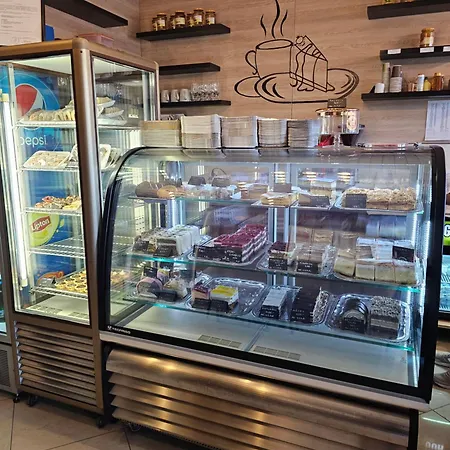 üzletház Panzió 2*