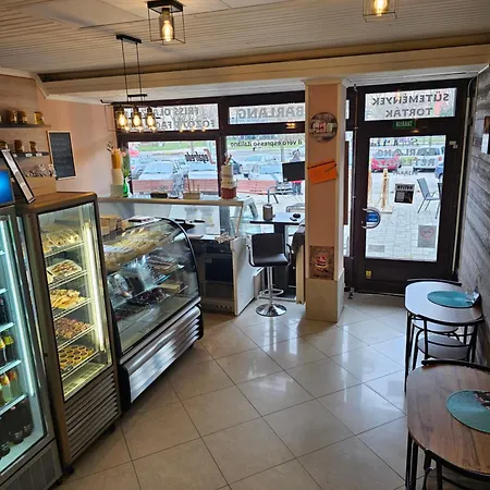 üzletház Panzió Hotel