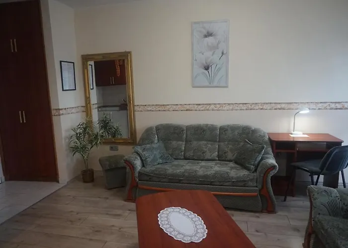 Uezlethaz Panzio 2* Ajka