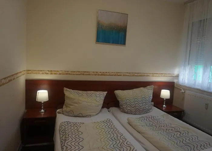 Hotel üzletház Panzió Ajka