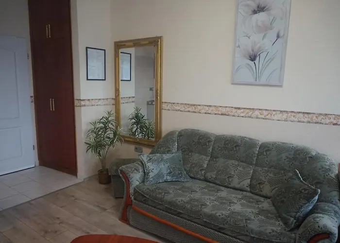 Uezlethaz Panzio 2*