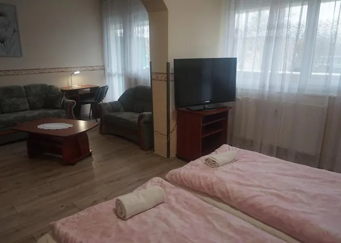 üzletház Panzió Hotel Ajka