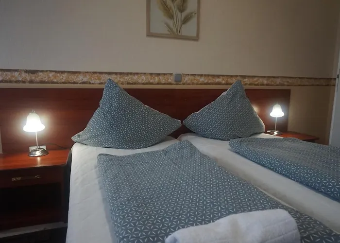 üzletház Panzió Hotel 2*