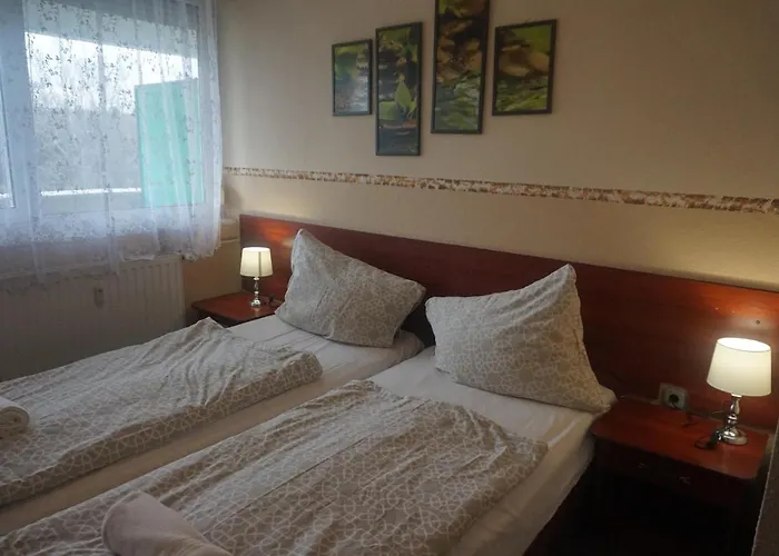 Uezlethaz Panzio Ajka