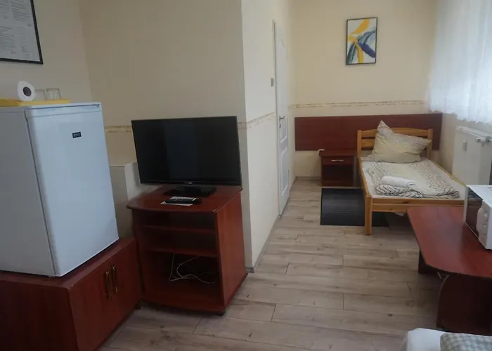 üzletház Panzió Ajka