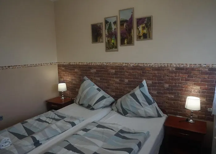 üzletház Panzió Hotel 2*