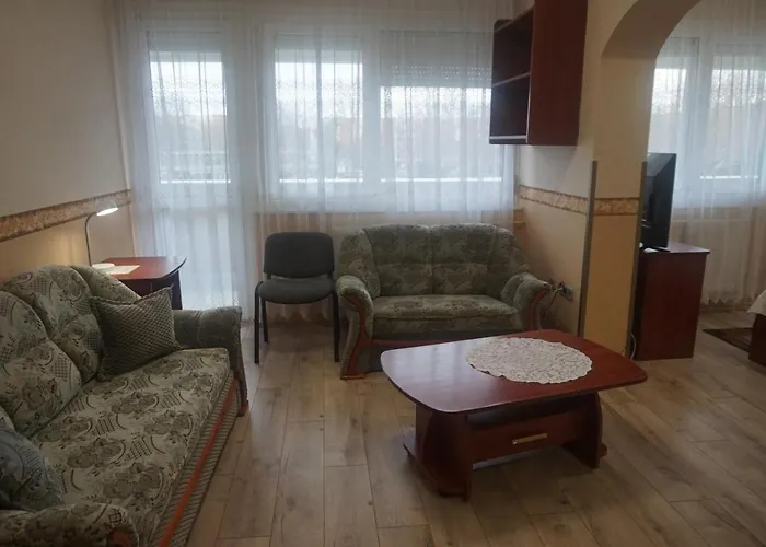 üzletház Panzió Hotel 2*