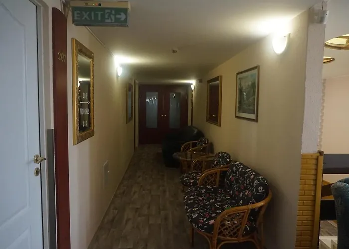 üzletház Panzió 2*