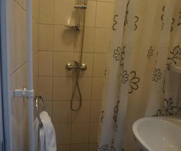 Uezlethaz Panzio Ajka