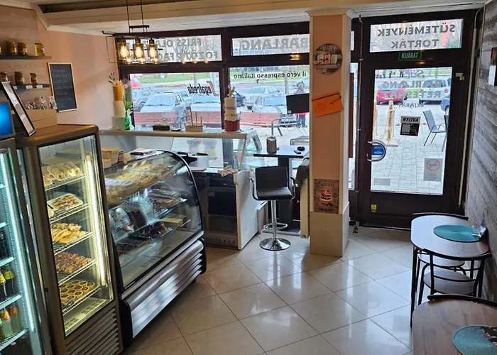 üzletház Panzió Hotel